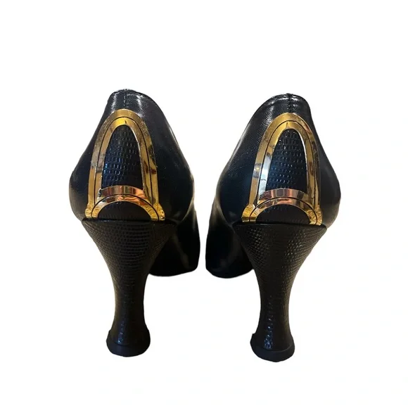 Vintage Stuart Weitzman, black leather heels with gold detail. Size 6.5. - Picture 4 of 8